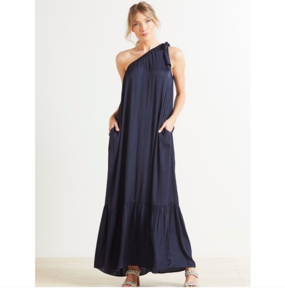 Evereve Hadley One Shoulder Maxi Dress women's small navy blue tiered‎ satin